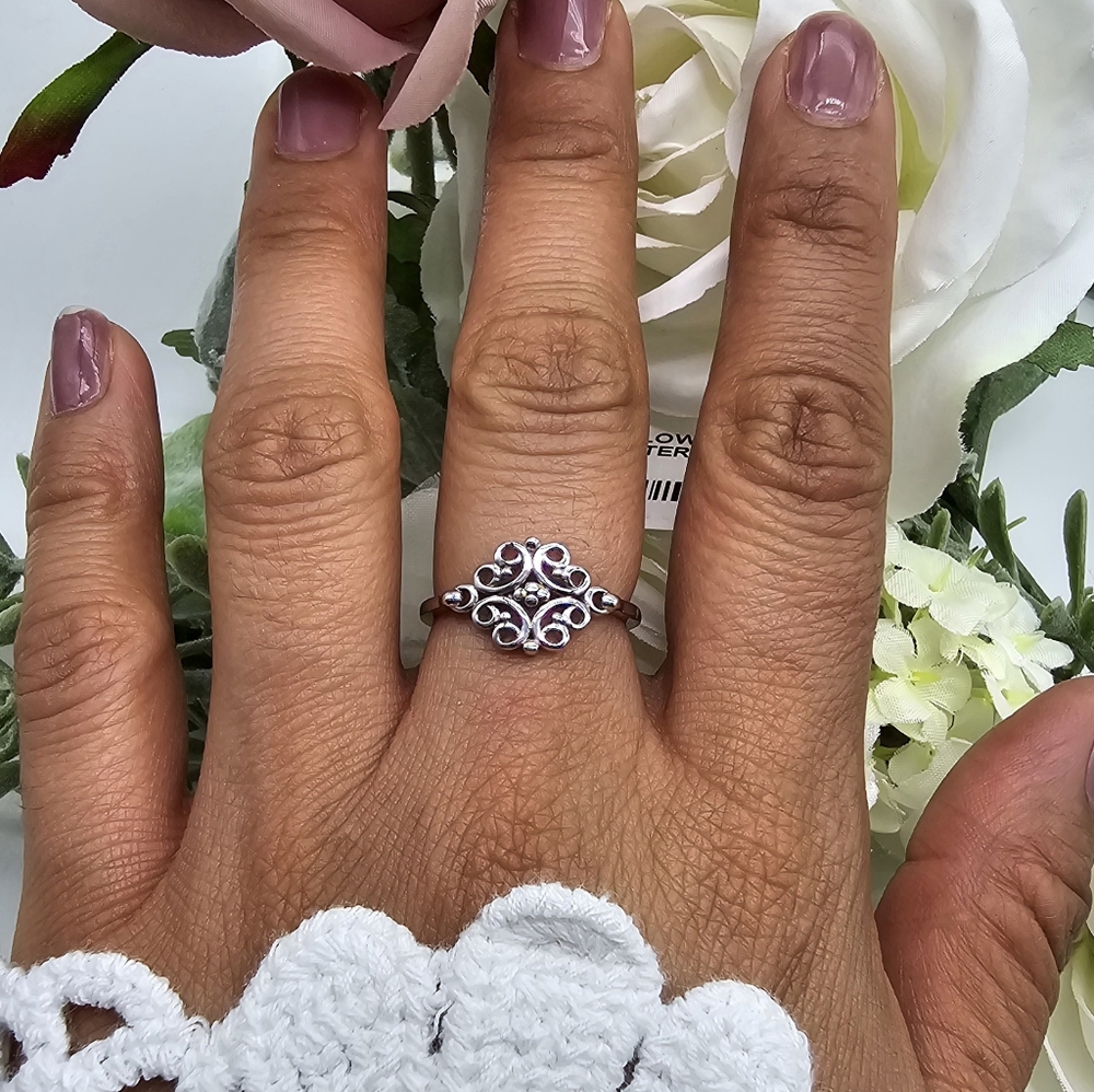 🥰 Hug Me Flower STERLING SILVER RING - Picture 2 of 6